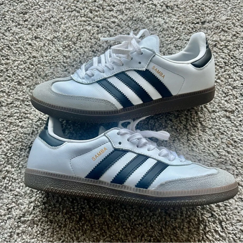 Samba Adidas White and Black Sneakers - Picture 3 of 5